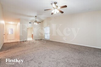 1739 Lakeview Village Dr in Brandon, FL - Foto de edificio - Building Photo