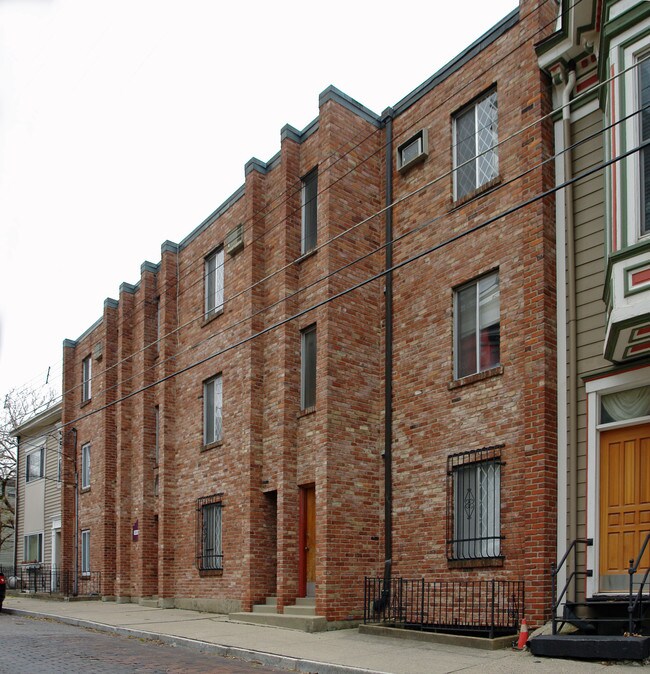 Oregon Mews in Cincinnati, OH - Building Photo - Building Photo