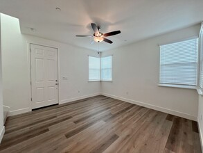 1391 Chariot Rd in Hollister, CA - Building Photo - Building Photo