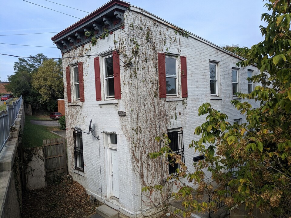 2810 Maryland Ave in Cincinnati, OH - Building Photo