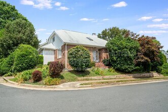 4572 Shetland Green Rd in Alexandria, VA - Building Photo - Building Photo