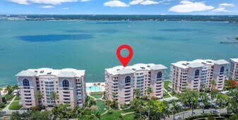 4973 Bacopa Ln S in St. Petersburg, FL - Building Photo