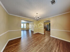 1642 Village Place Cir NE in Conyers, GA - Foto de edificio - Building Photo