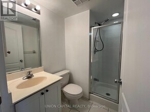 1 Rean Dr in Toronto, ON - Building Photo - Building Photo