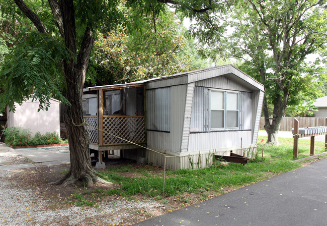 4300 Peachtree Ave in Wilmington, NC - Building Photo - Building Photo