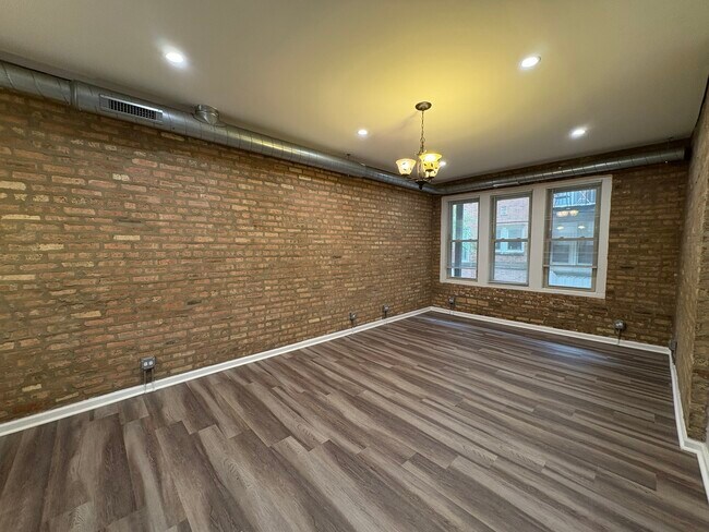 1649 W Pratt Blvd in Chicago, IL - Building Photo - Building Photo