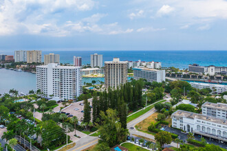 The Carlton in Boca Raton, FL - Building Photo - Building Photo