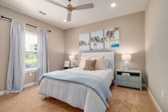 Vantage Apartments in Cape Coral, FL - Building Photo - Interior Photo