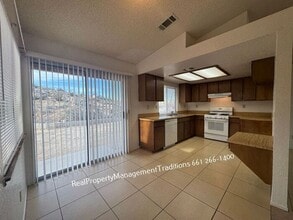 39747 165th St E in Palmdale, CA - Building Photo - Building Photo