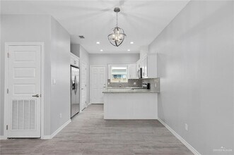 14 Stauffers St in Weslaco, TX - Building Photo - Building Photo