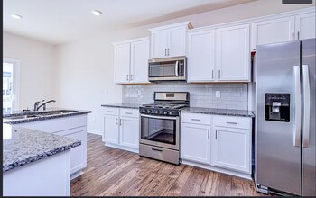 202 Yellow Fox Rd in Greer, SC - Building Photo - Building Photo