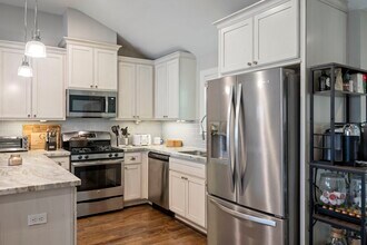 2107 Hewitt Dr in Houston, TX - Building Photo - Building Photo