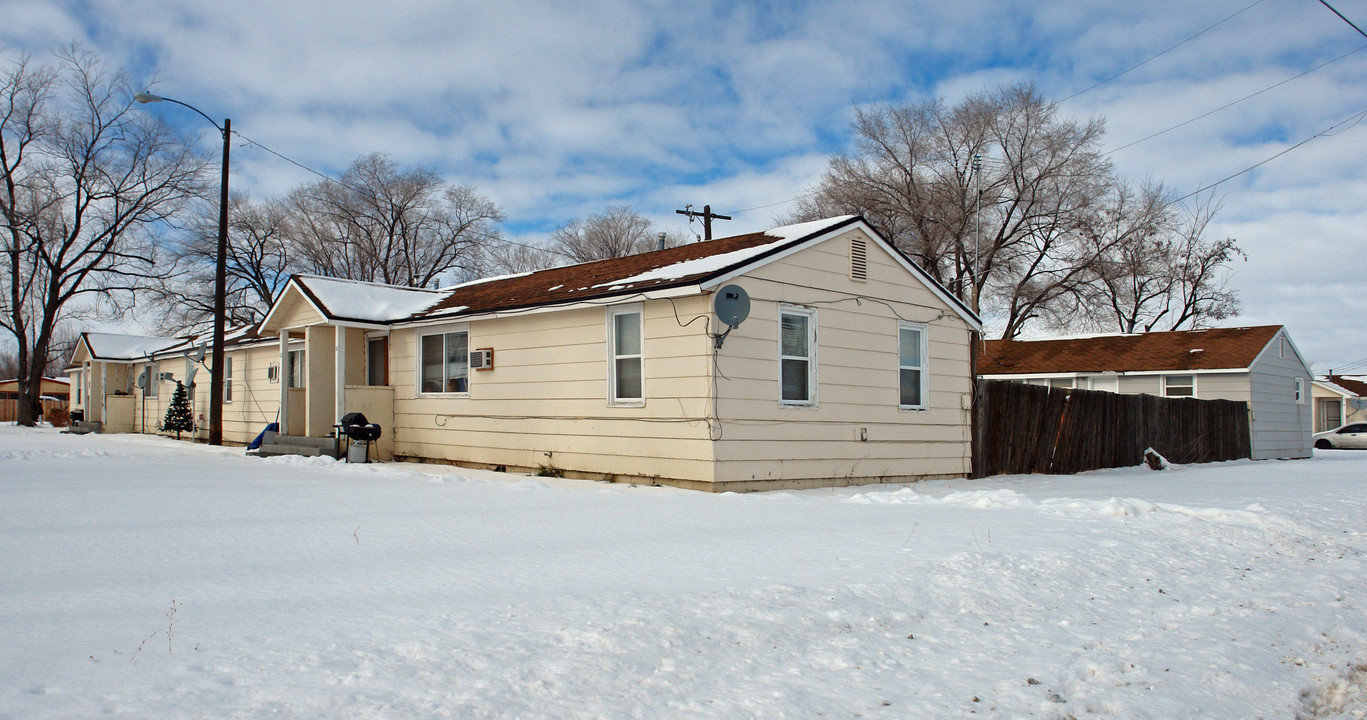 855 5th St in Mountain Home, ID - Building Photo