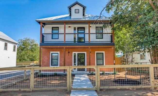 property at 1012 N Cherry St
