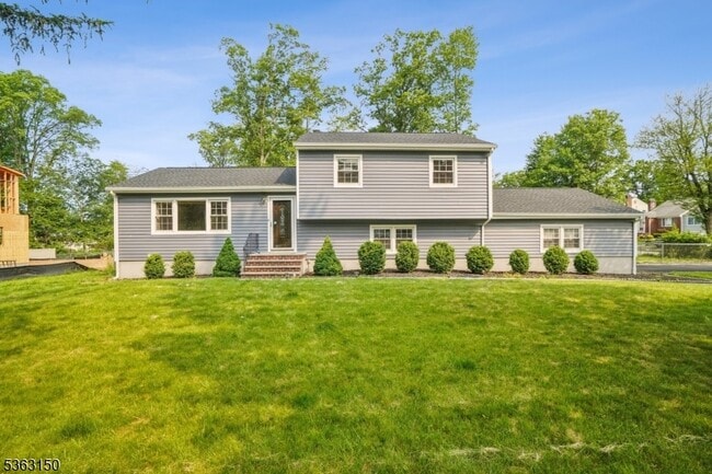 property at 20 Brookside Pl