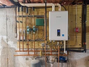 9 Woodlund Ave in Westerly, RI - Building Photo - Building Photo