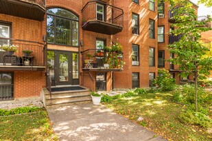 3380-3410 Saint-Joseph E in Montréal, QC - Building Photo