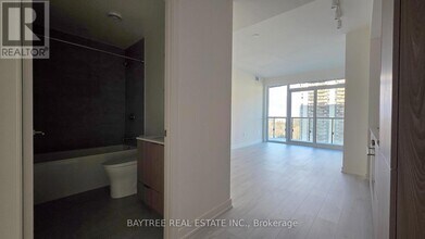 120 Broadway Ave in Toronto, ON - Building Photo - Building Photo