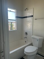 4367 Oakwood Ave in Los Angeles, CA - Building Photo