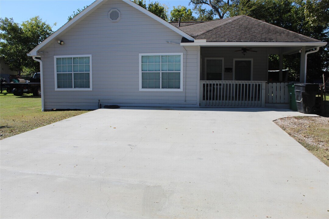 2914 Pitzlin St in Houston, TX - Building Photo