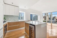 555 W 59th St in New York, NY - Building Photo - Building Photo