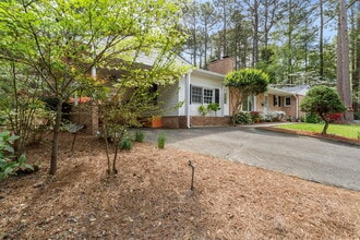 1055 Inverness Rd in Southern Pines, NC - Building Photo - Building Photo