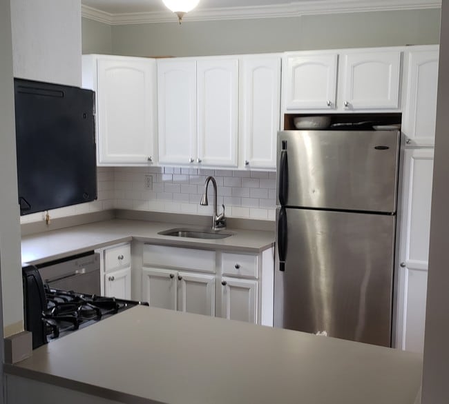 35 Patiky St, Unit Firstfloor in Kings Park, NY - Building Photo - Building Photo