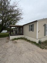 1620 E Reno Rd in Azle, TX - Building Photo