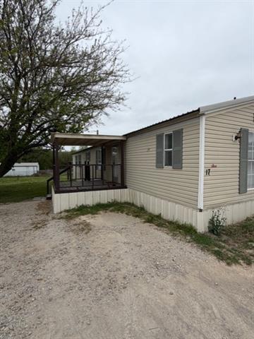 1620 E Reno Rd in Azle, TX - Building Photo