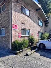 14332 32nd Ave NE in Seattle, WA - Building Photo - Building Photo