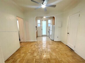 1619 Meridian Ave in Miami Beach, FL - Building Photo - Building Photo