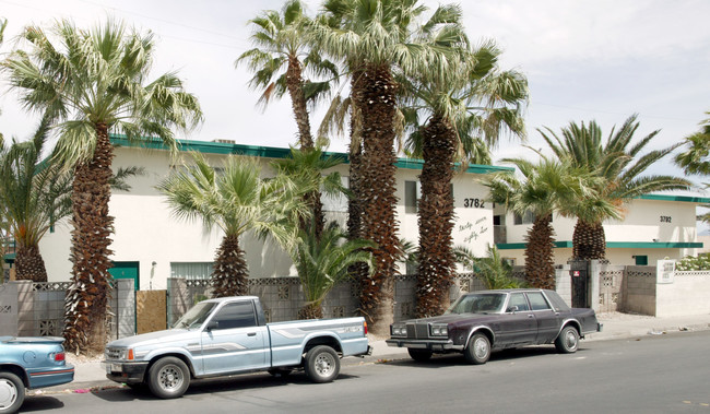 3792 Palos Verdes St in Las Vegas, NV - Foto de edificio - Building Photo