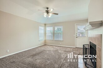 127 Pentire Way in Hutto, TX - Building Photo - Building Photo