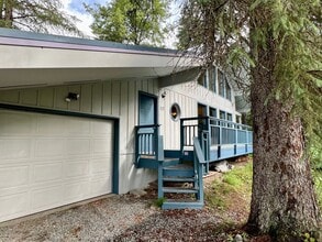 117 Iris Pond Circle in Anchorage, AK - Building Photo - Building Photo