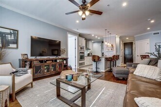 8616 Turtle Creek Blvd in Dallas, TX - Building Photo - Building Photo