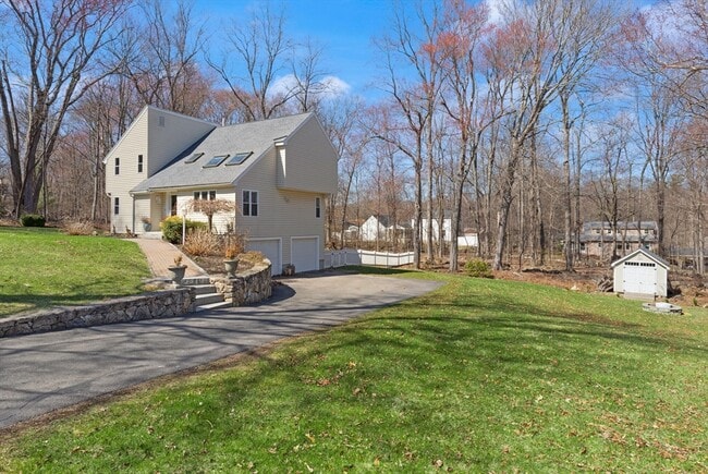 5 Susan Dr in Hopkinton, MA - Building Photo - Building Photo