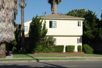 4461 Hazeltine Ave in Sherman Oaks, CA - Building Photo - Building Photo