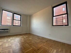 1521 York Ave in New York, NY - Building Photo - Building Photo