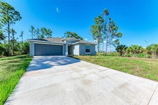 1217 Birchcrest Blvd in Port Charlotte, FL - Building Photo
