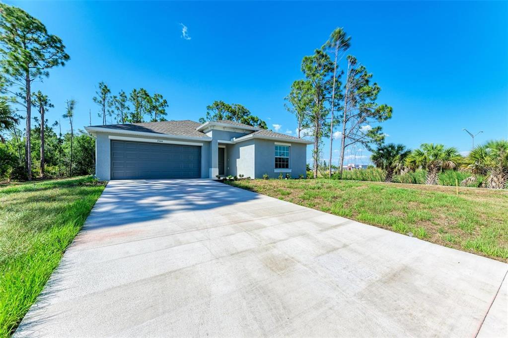 1217 Birchcrest Blvd in Port Charlotte, FL - Building Photo