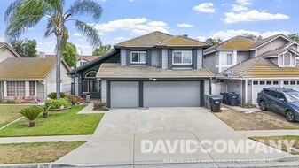 1258 Biltmore Cir in Corona, CA - Building Photo