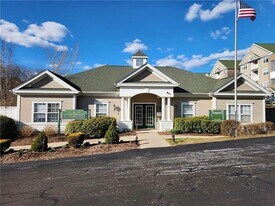 98 Mill St in Woonsocket, RI - Building Photo