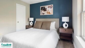 300 Long Shoals Rd in Asheville, NC - Building Photo
