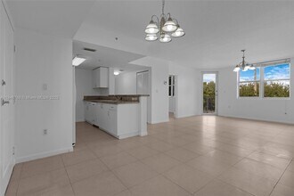 1555 N Treasure Dr in North Bay Village, FL - Building Photo - Building Photo