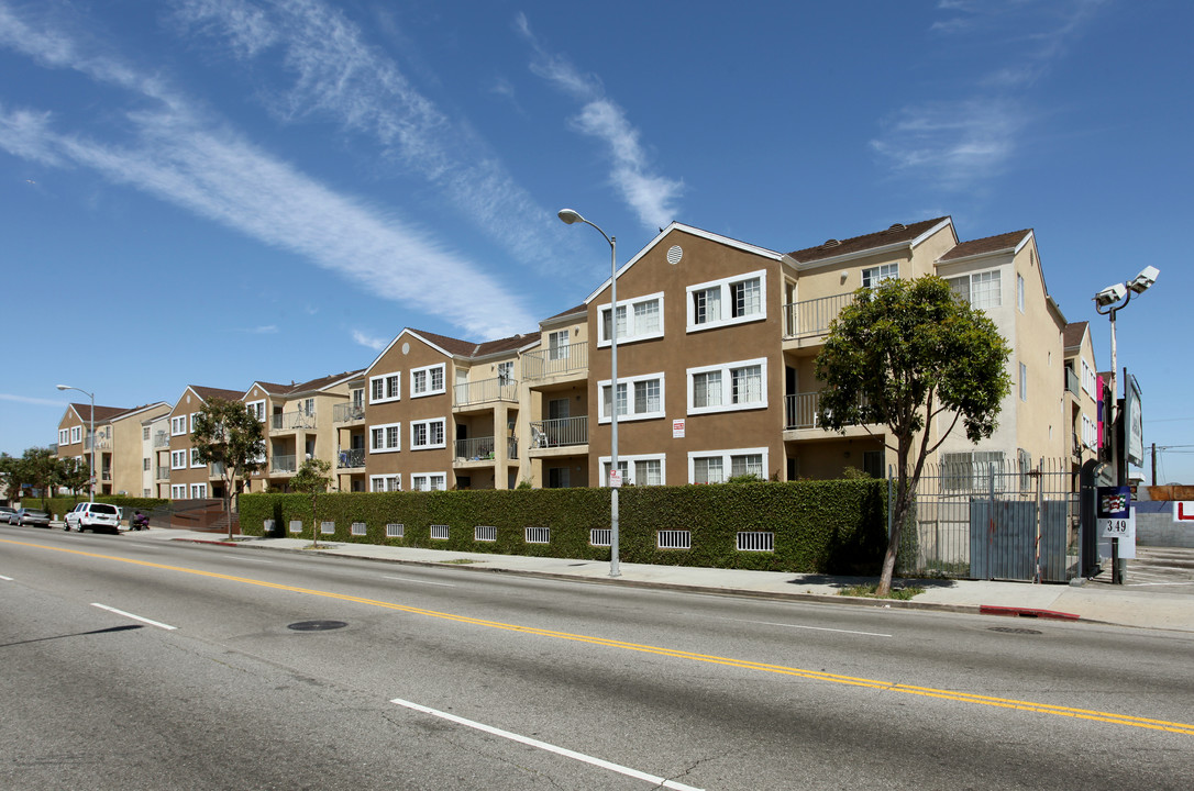 Westpark Apartments in Inglewood, CA - Building Photo