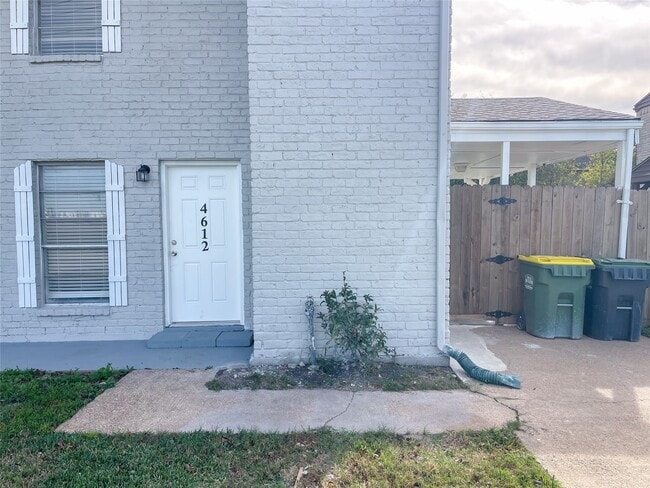 4612 W Orange St in Pearland, TX - Building Photo - Building Photo