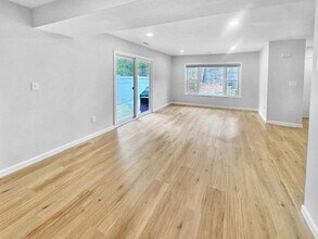 418 Edgebrook Dr in Boylston, MA - Foto de edificio - Building Photo