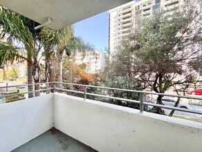 10655 Wilshire Blvd in Los Angeles, CA - Building Photo - Building Photo