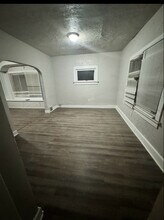 11117 Prince Ave in Cleveland, OH - Foto de edificio - Building Photo