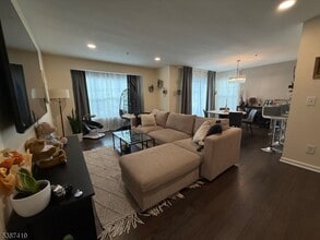 101 Mountainside Dr in Pompton Lakes, NJ - Building Photo - Building Photo